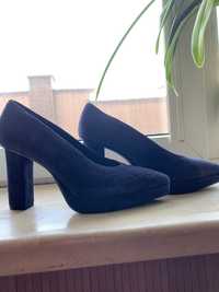 Замшеві чудові темно сині туфлі 39 р
