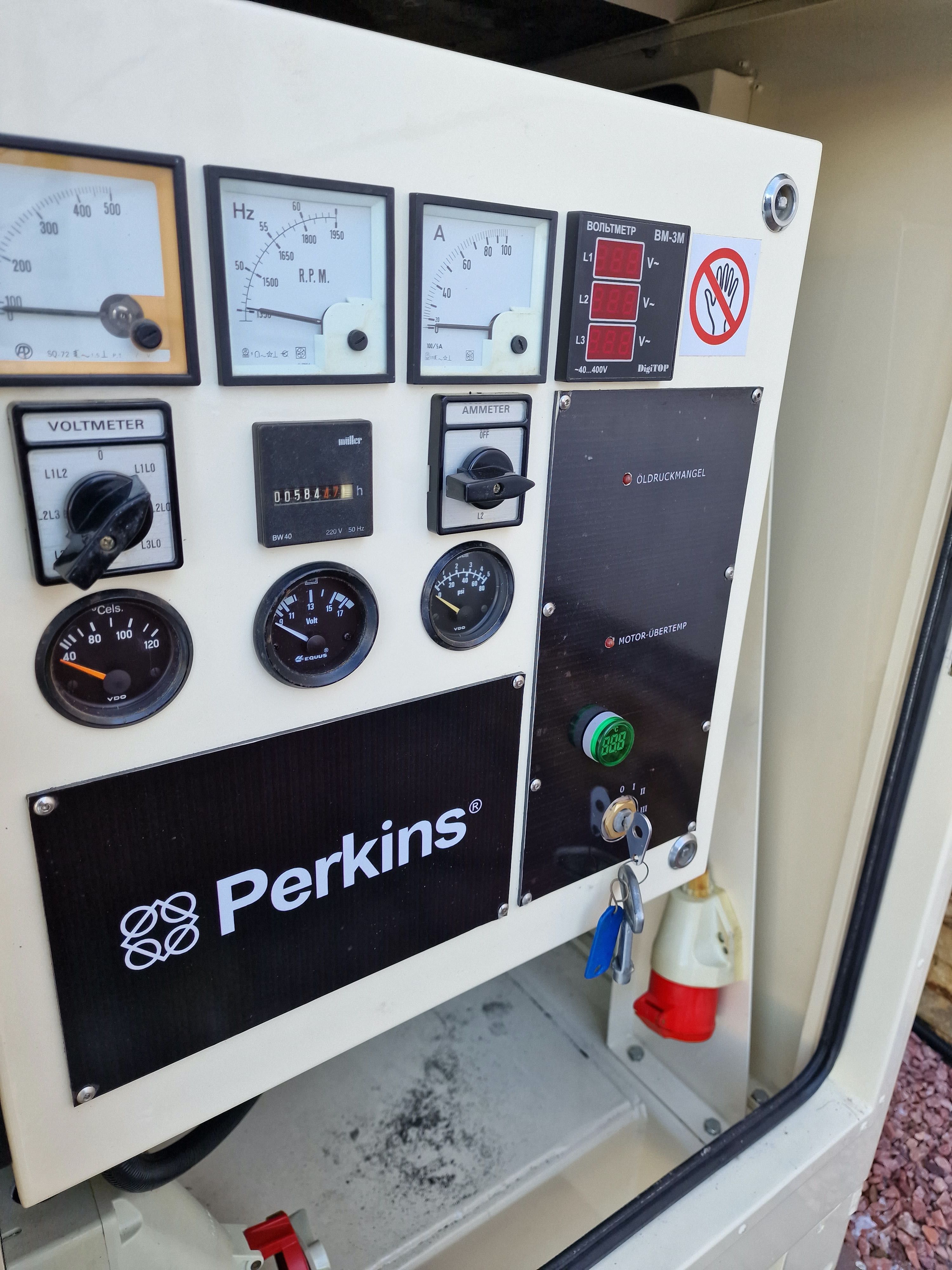 Промисловий генератор Perkins  40 kw В НАЯВНОСТІ 590 мотогодин