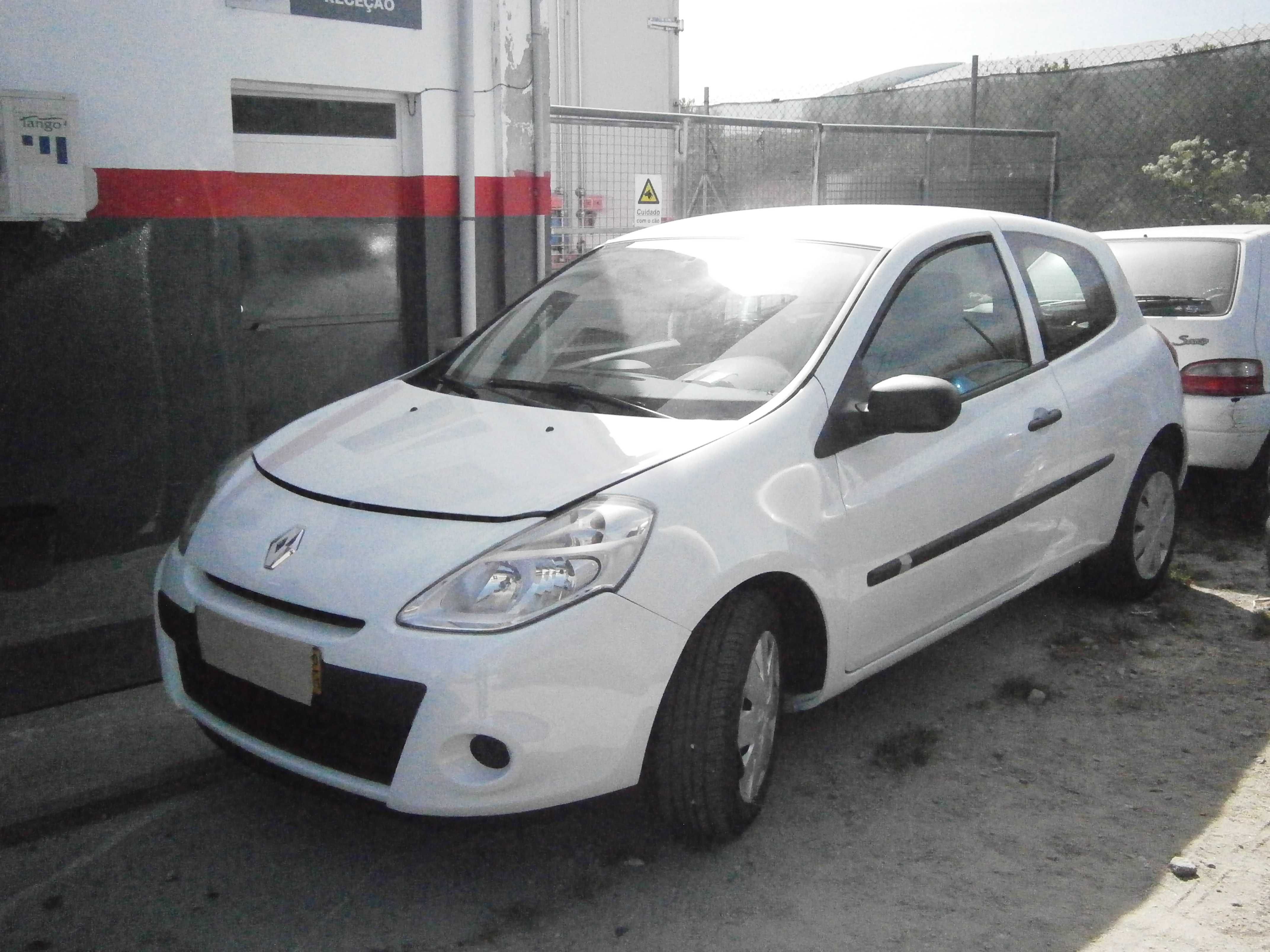 Capot Renault Clio 3