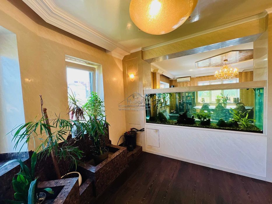 Ексклюзив! Будинок 380 м2 з басейном, 7 соток, Святошино HN