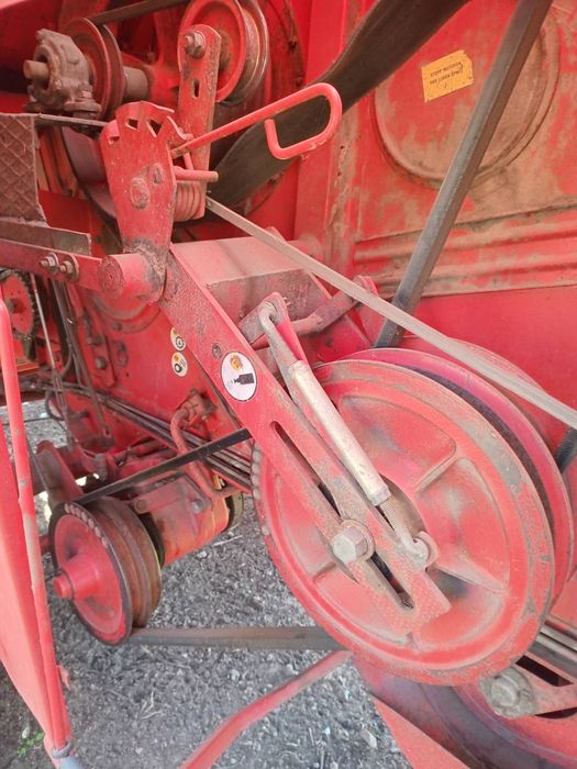 Запчастини до комбайна Massey Ferguson