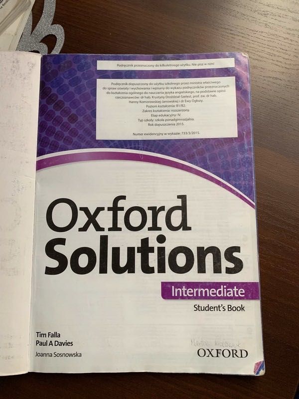 Oxford Solutions Intermediate Student’s Book