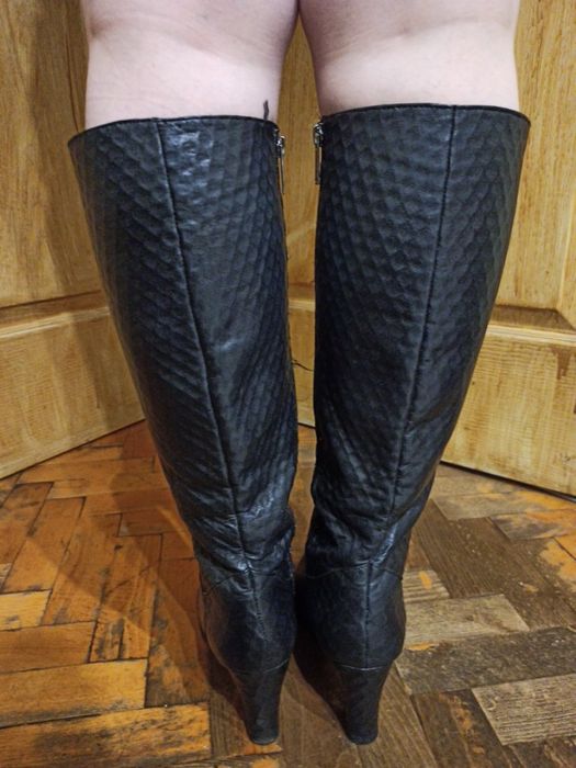 дуже красиві ботфорти чобітки made in  Italy  р. 40 майже не ношені