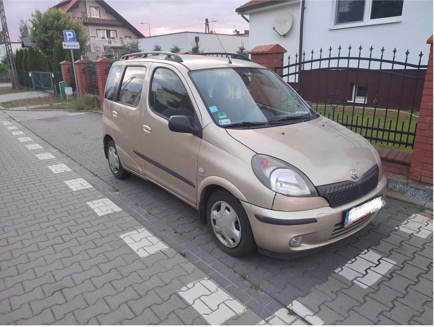 Toyota Yaris Verso 1.3 2001r