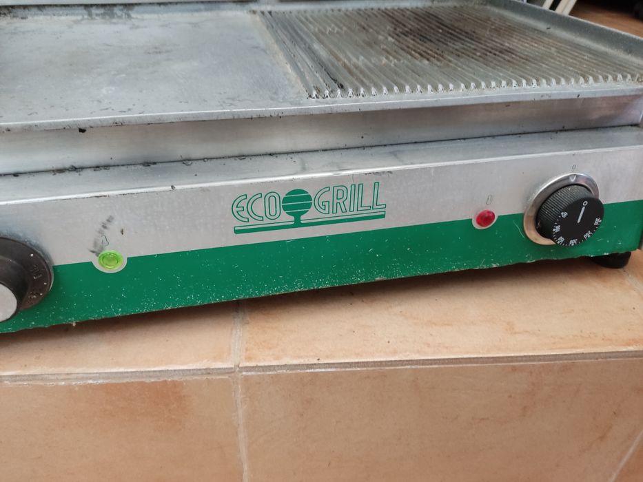 Prensa com chapa de grelhar Ecogrill industrial