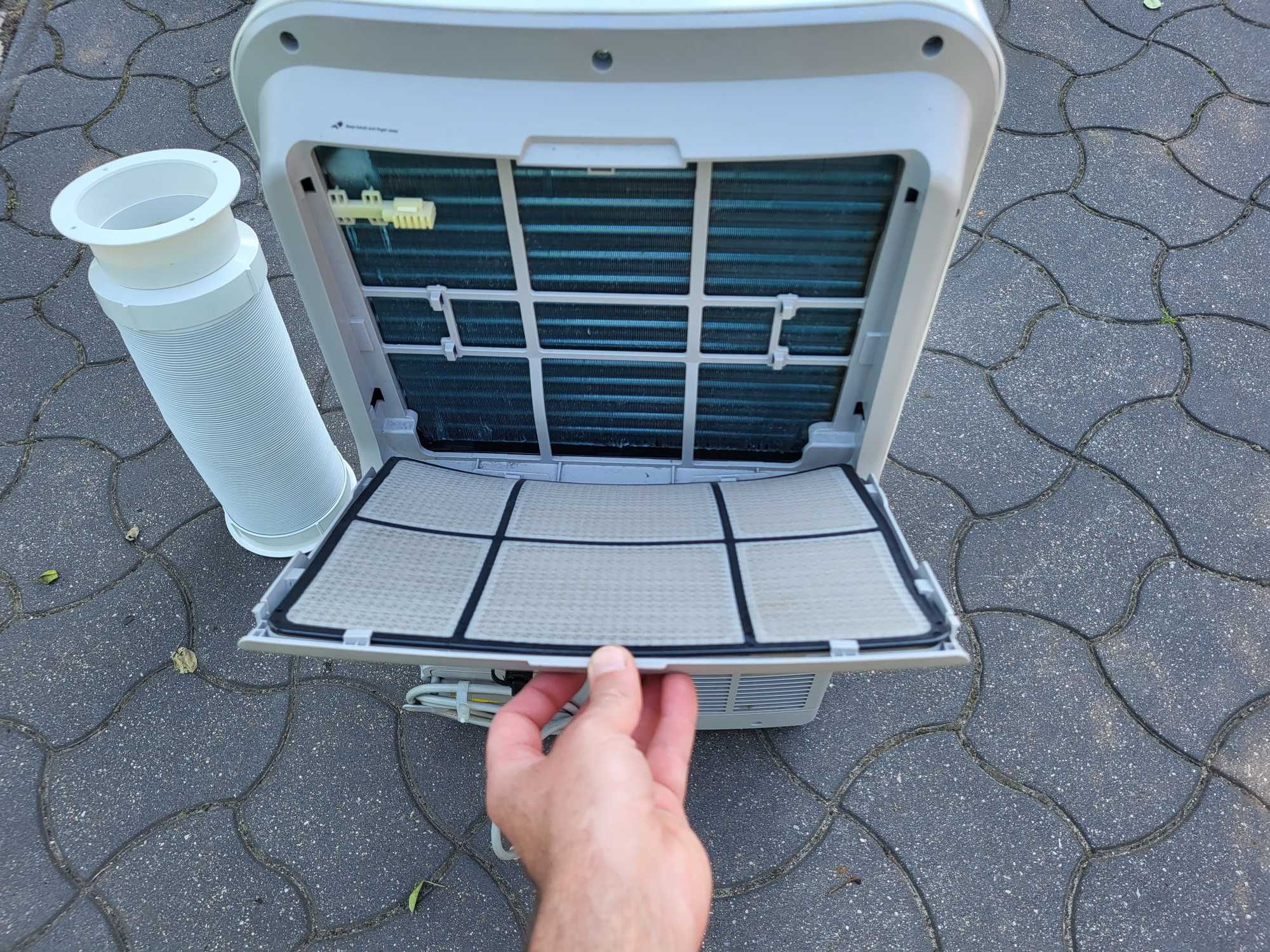 Klimatyzator ELECTROLUX EXP12HN1W6 przenośny na kółkach z pilotem rura