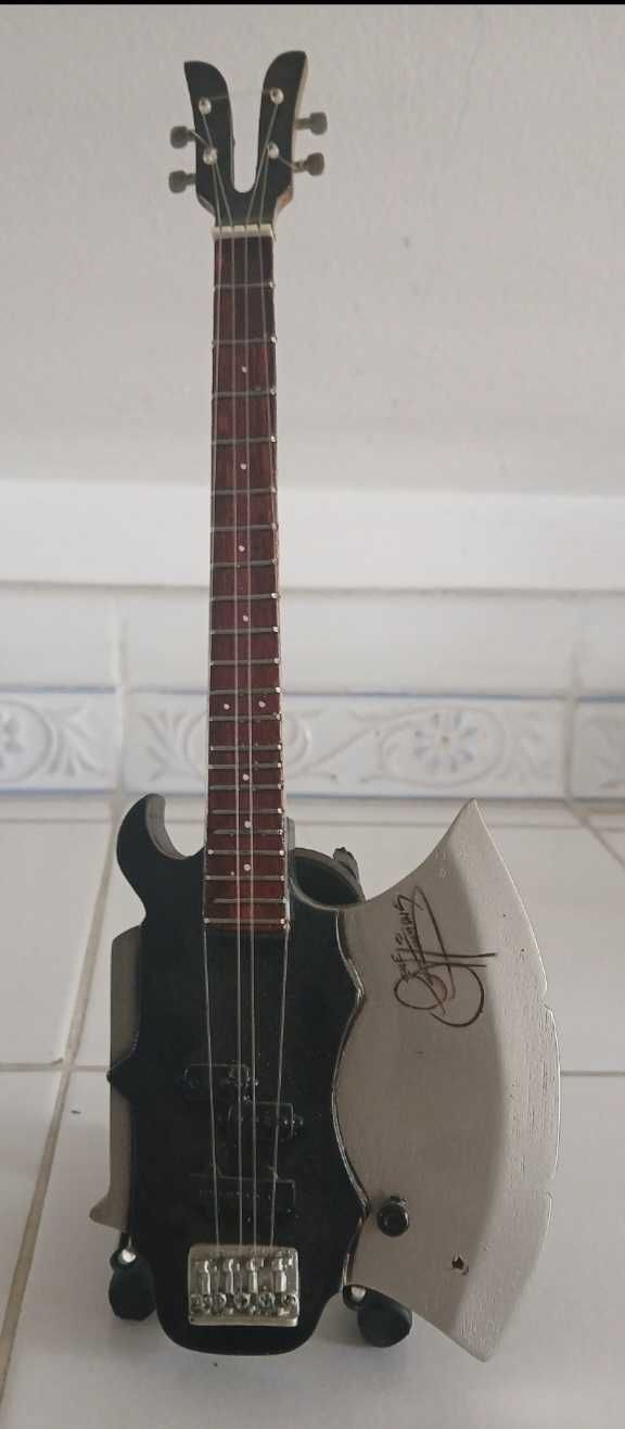 Gene Simmons Bass Guitar (miniatura)