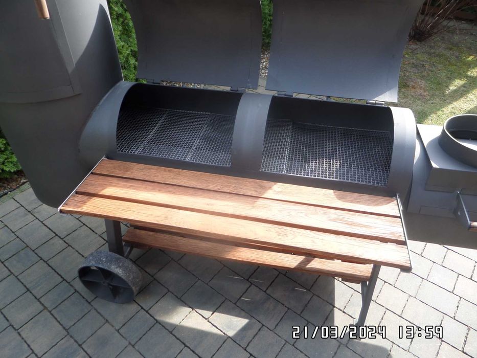 OKAZJA -grill wędzarnia  piec    lokomot gastronomia zdrowe grilowanie