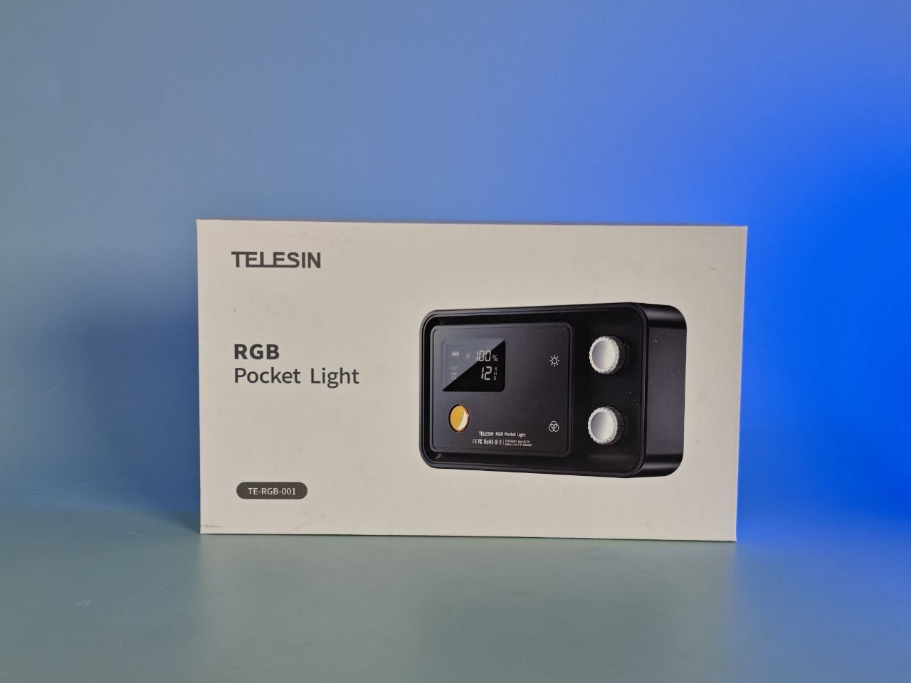 Видеосвет RGB CRI 97+ 2500-8500К 12Вт Telesin TE-RGB-001