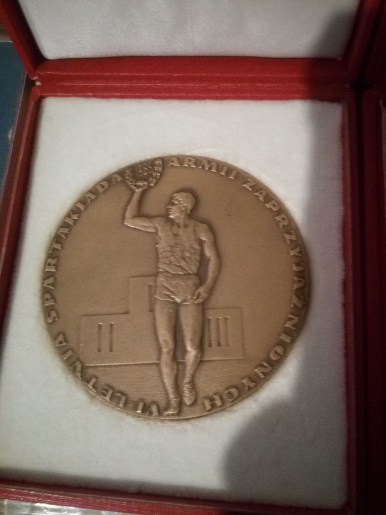 Zestaw medali plus katalog medali  1979 - 1983 rok