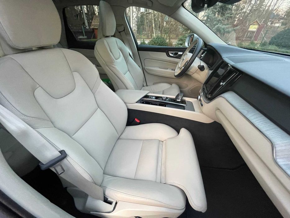 Volvo XC 60 T6 Plug-In Hybrid AWD Plus Bright