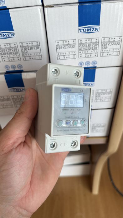 Реле напруги з пультом напряжения 3фази під зелений тариф