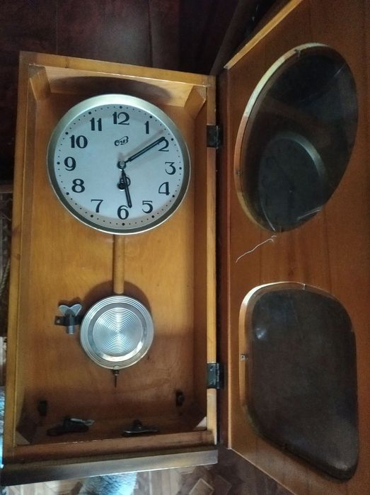 Годинник настінний