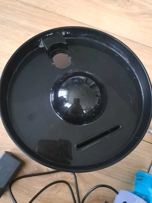 Poidło, fontanna dla psa kota czarne