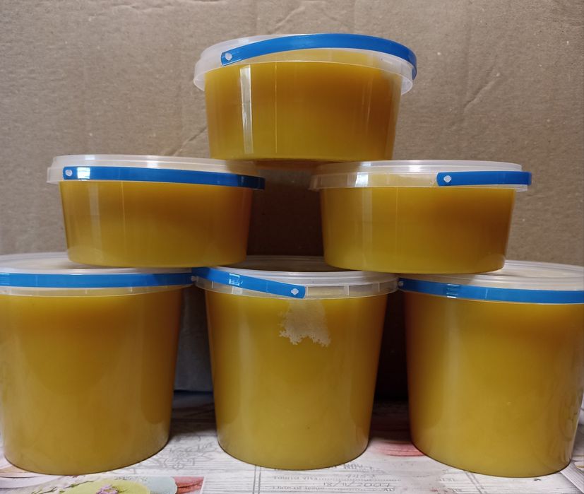 Мед 2025 року...