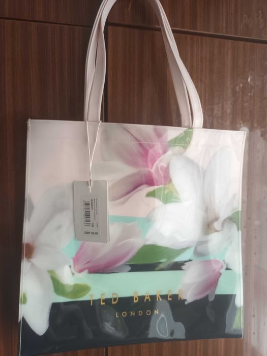 Сумка Ted Baker.34x33см.Плотная.Вместительная.Новая.