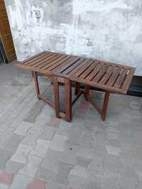 Drewniany rozkładany stół ogrodowy Ikea