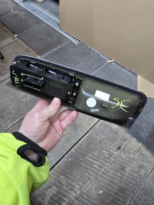 Dekor Panel Szyby Lewej  Przedniej Volvo V50 S40 BRĄZ