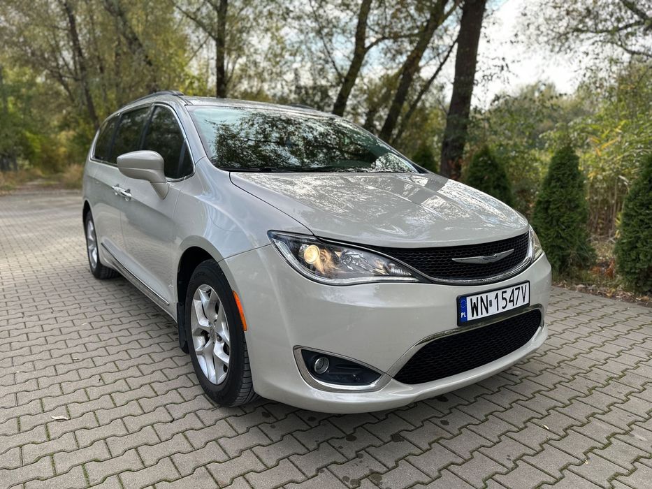 Chrysler Pacifica TOURING L 2017 rok *Mały przebieg* Polskie Menu i Navigacja*Radio EU
