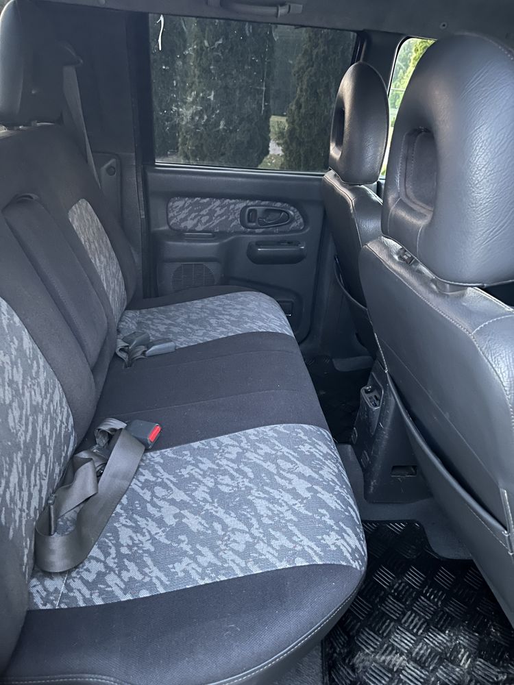 Mitsubishi l200