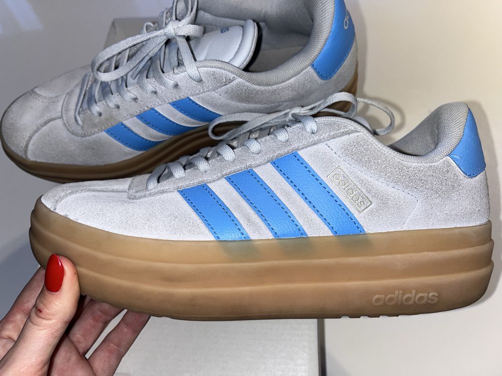 Adidasy    damskie