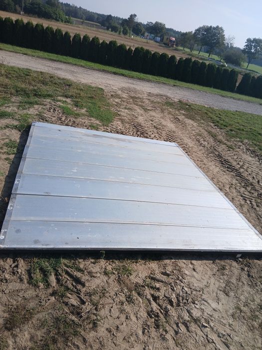 Brama garażowa panelowa