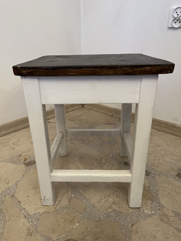 Stary taboret drewnianyPRL