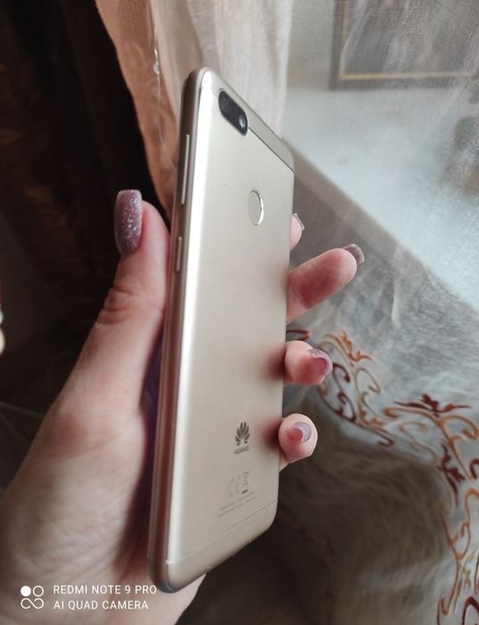 Смартфон Huawei P9 Lite Mini