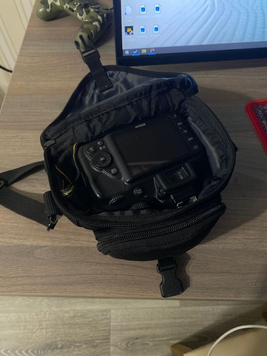 Nikon D3300 Фотоаппарат + 3 акумулятори в комплекті