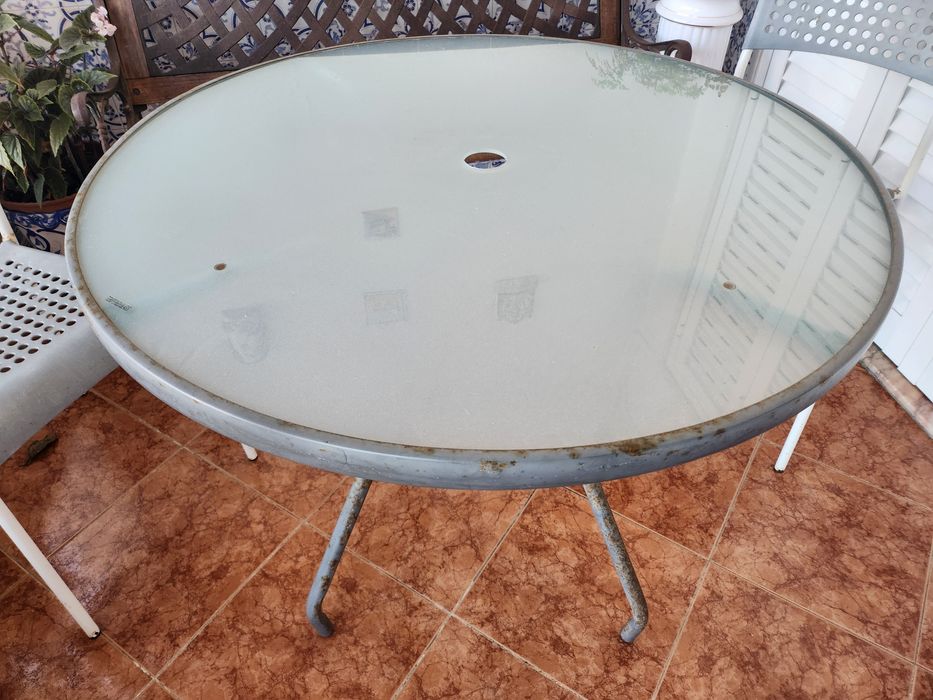 Mesa de jardim com 2 cadeiras