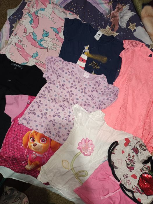 Футболки для девочки.. пакет вещей. Всё за 200 ГРн .