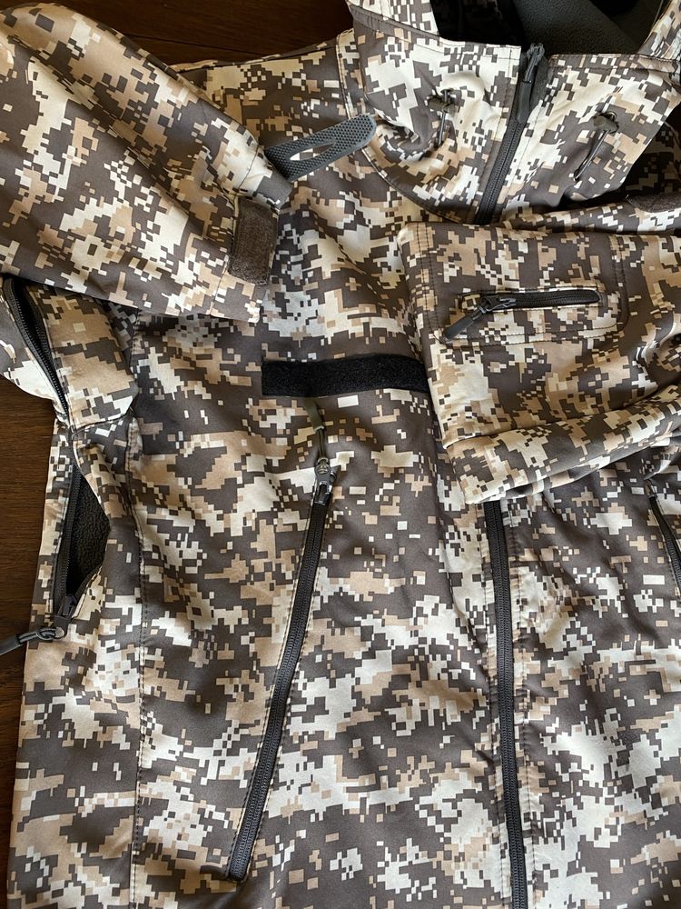 Куртка Софтшелл в кольорі піксель L-XL військова