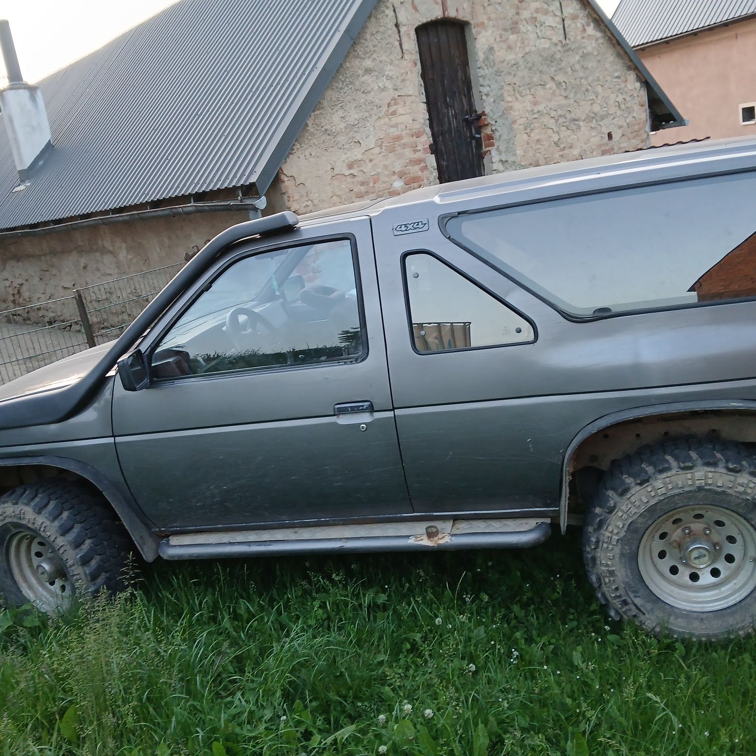 Nissan Terrano I ,3.0V