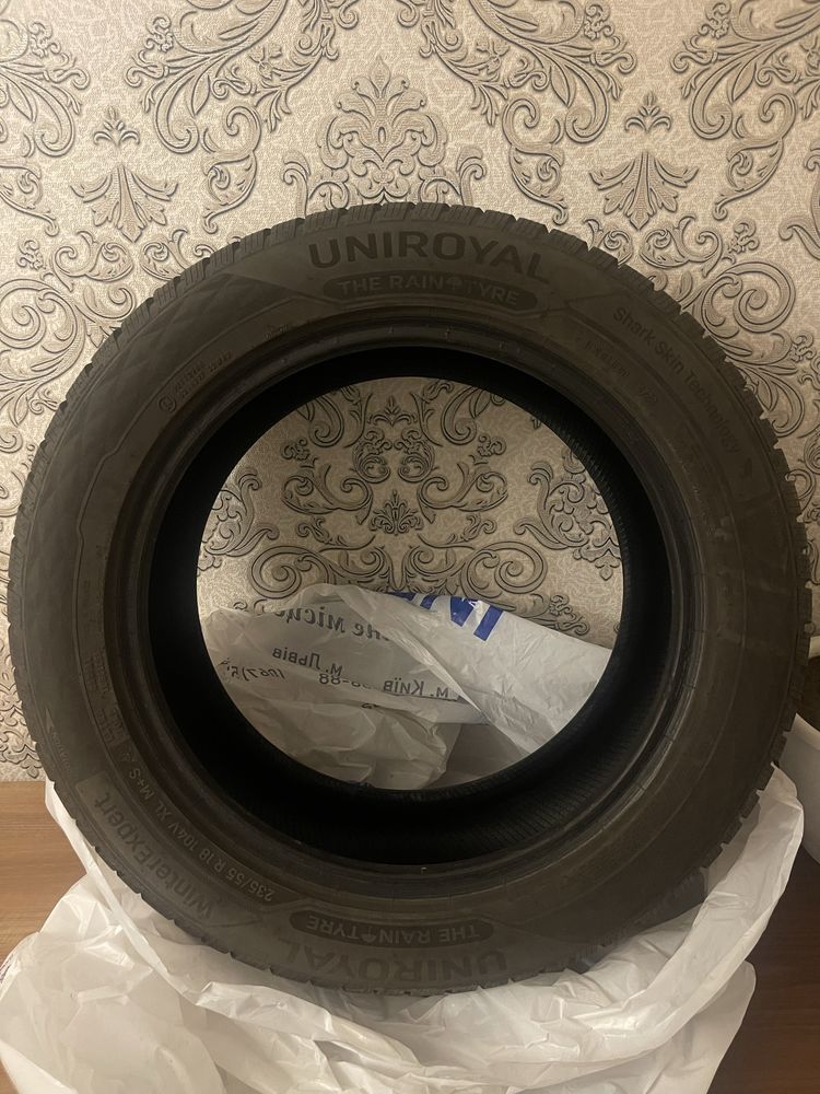 Гума зимова Dunlop. Uniroyal. 235/55/R18