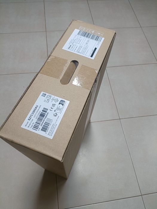 Monitor Samsung S27C330GAU completamente novo, selado na caixa.