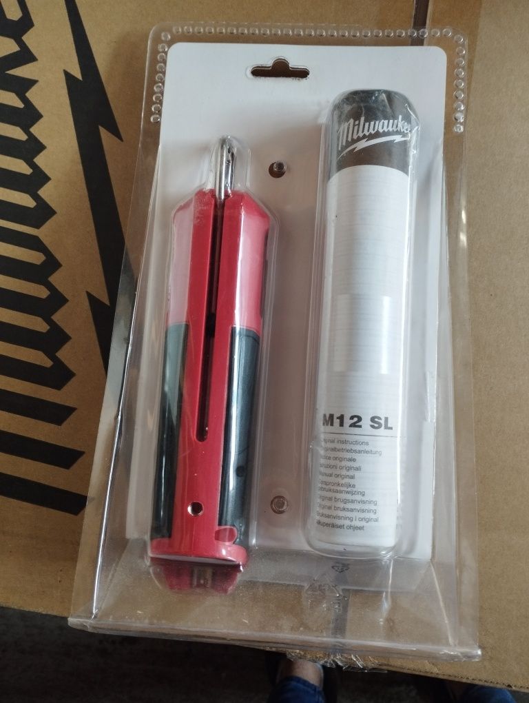 Milwaukee Halogen biały neutralny 220lm M12 SL LED