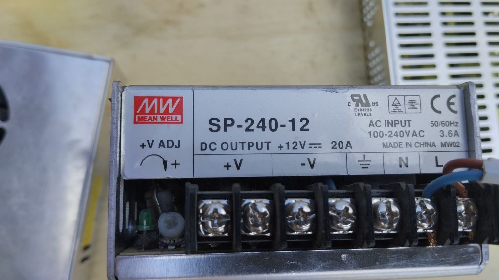 Блоки живлення,нові та б/в, на 12 V  від 3 до 20 А