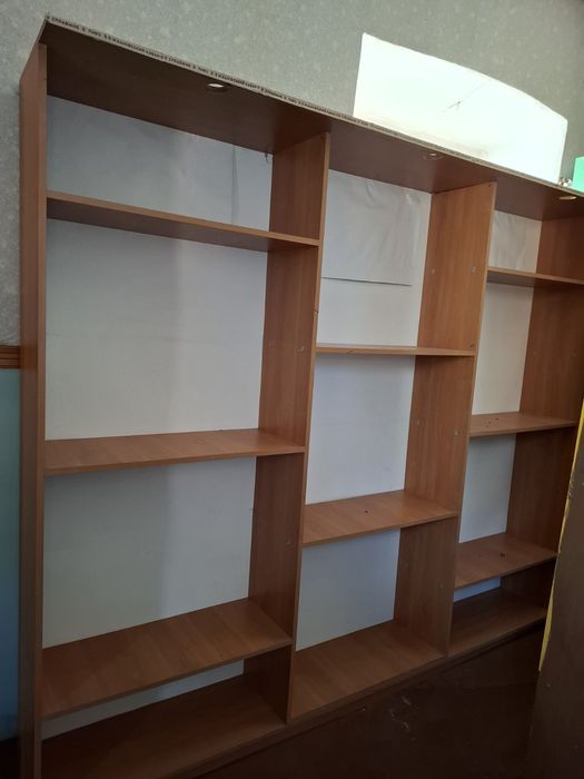 Продам полки в хорошем состоянии для магазина
