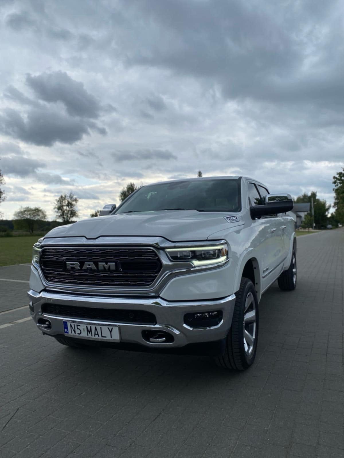 Dodge RAM 1500 5.7 HEMI