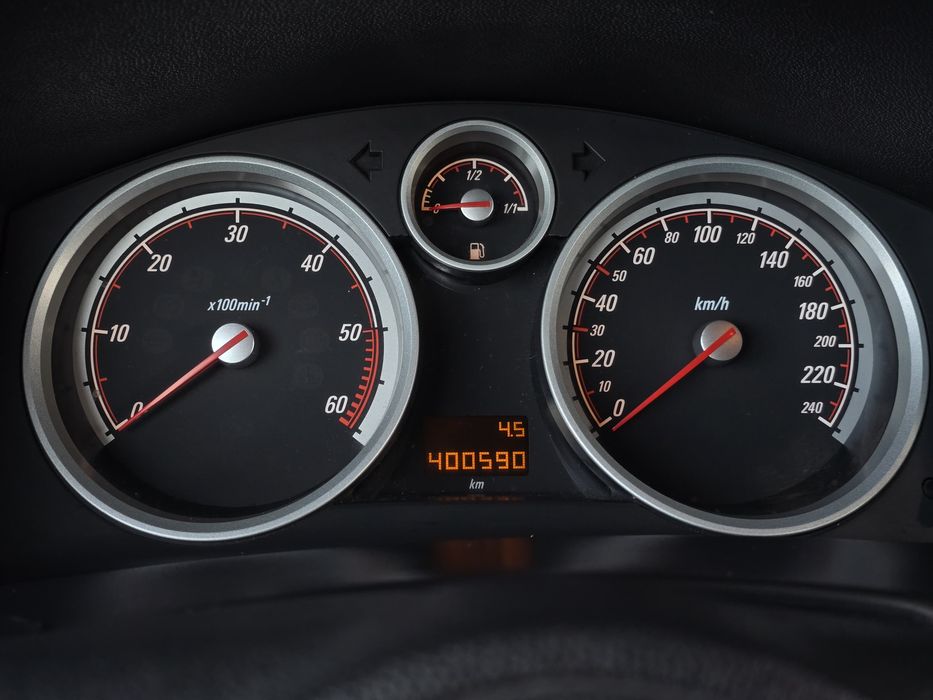 Opel Astra Comercial Sport GTC VAN 1,9 CDTI M6 150 Cv's