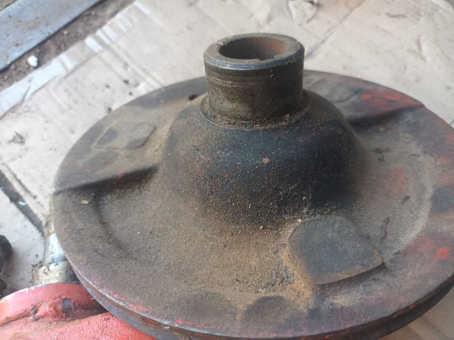 Поворотний кулак т 25