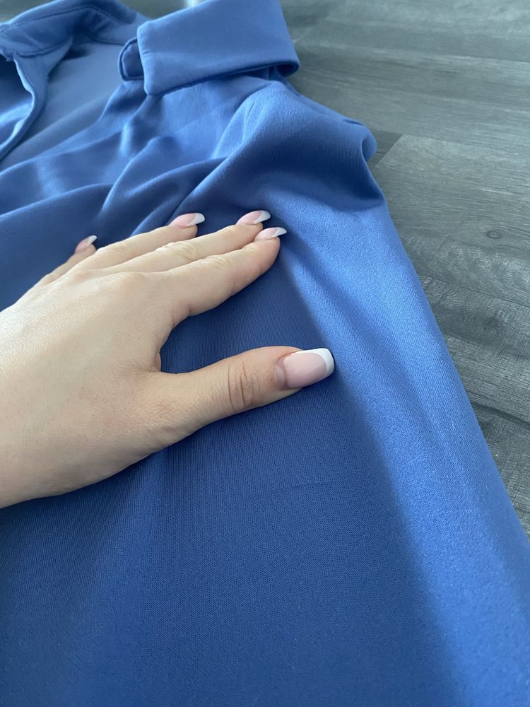 Primark niebieska sukienka z długimi rękawami