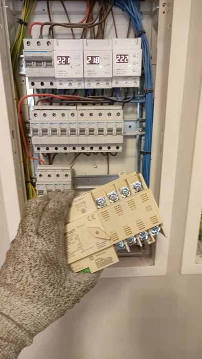 Електрик. Зарядні станції для авто. Підключення інверторів, генератор