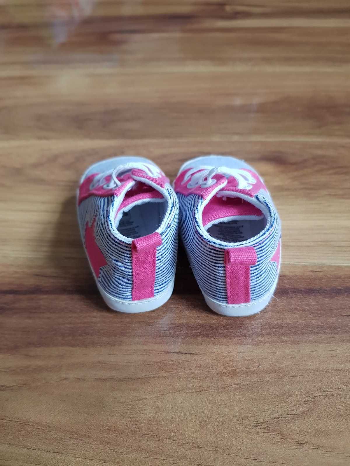 Buciki w paski z różowymi gwiazdkami dla dziecka 3-6 miesięcy F&F 17