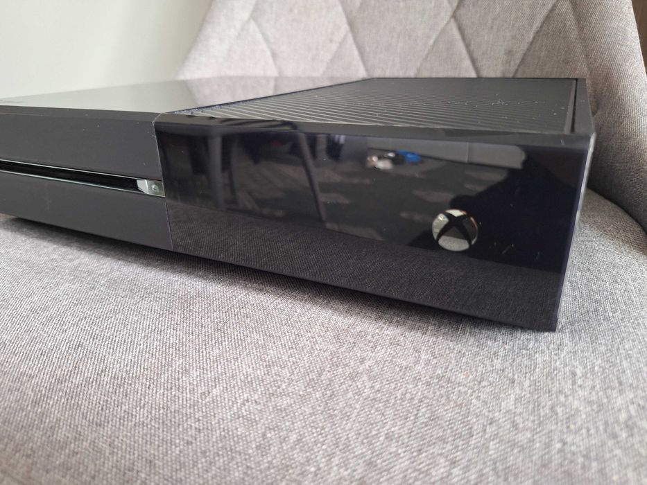 Konsola XBOX ONE Kompletna 500gb