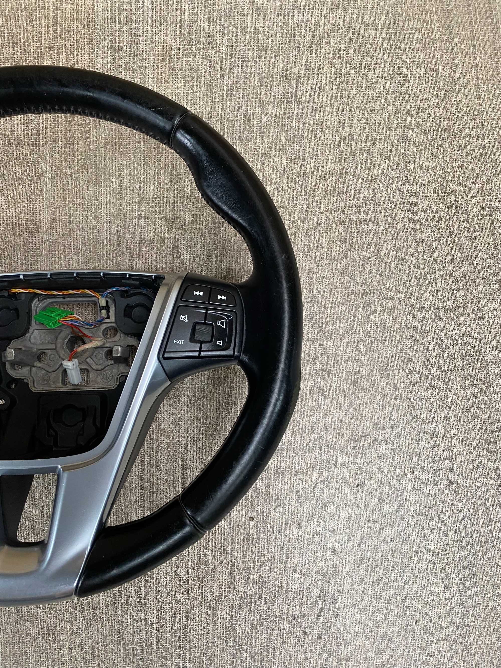 Kierownica Volvo v40 do obszycia