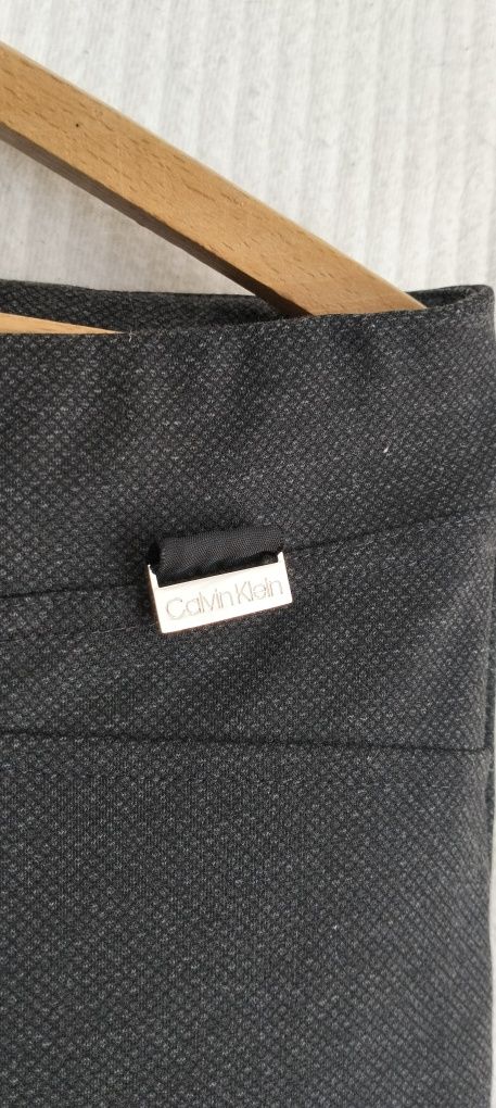 Spodnie Calvin Klein M