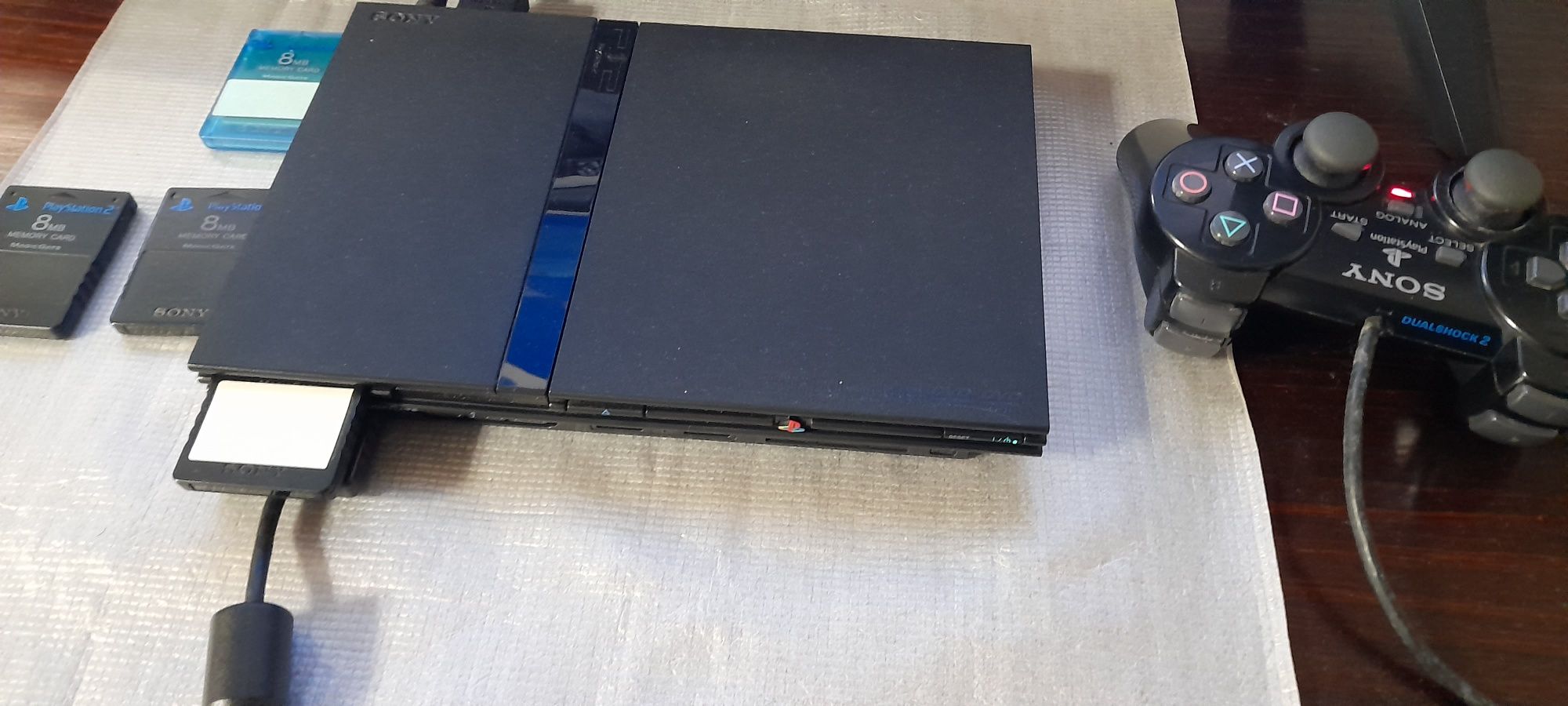 2 Consolas PlayStation 2 Slim com 78 jogos