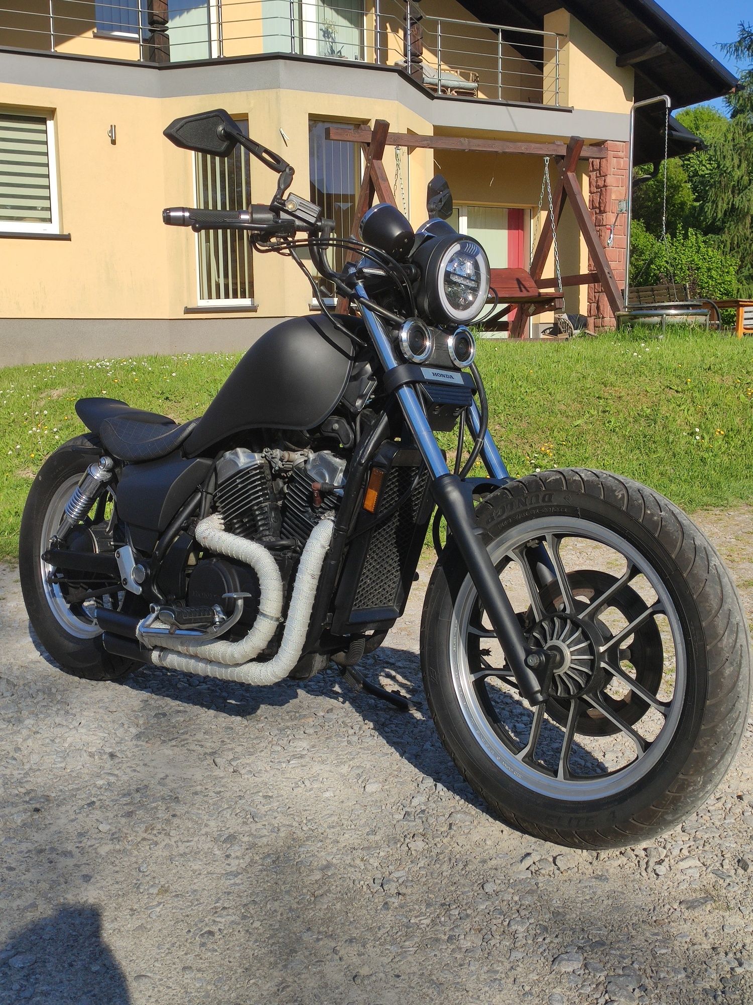 Honda Shadow VT500C bobber