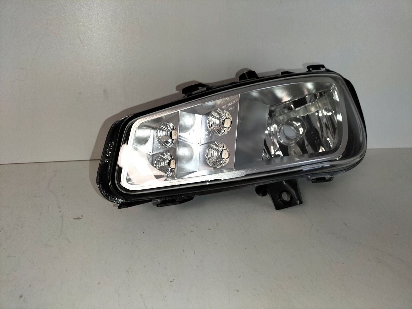 Halogen lampa prawy MERCEDES ACTROS MP4 11- ANTOS 12- AROCS